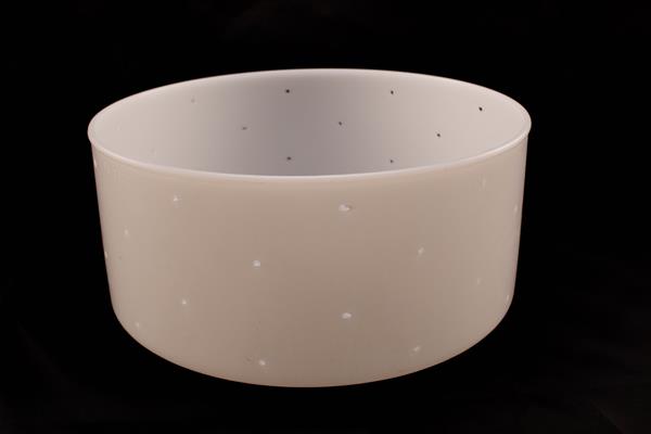 Osteform uten lokk til brie og andre muggoster. D: 21 cm. H: 9 cm