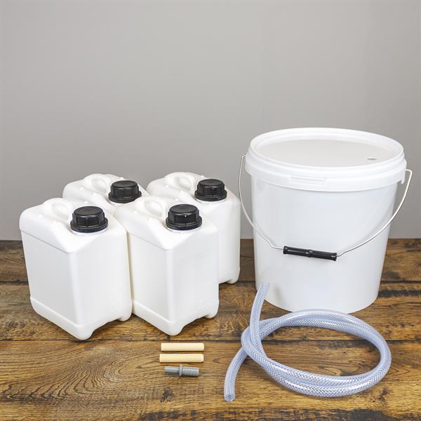 Sæt til tapning af birkesaft med 4 stk 2,5 liters dunke